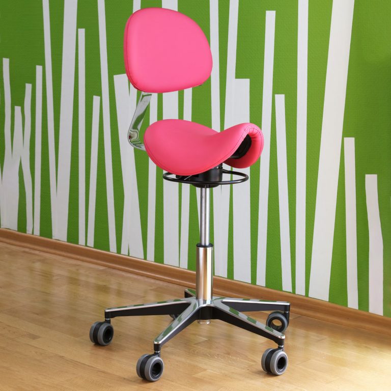 Praxishocker Heikes Junior 3D in fuchsia. Kurze Gasfeder, schwarze Ringauslösung, Heze Fußkreuz, Salto Rollen, 3D Mechanik und Office Rückenlehne