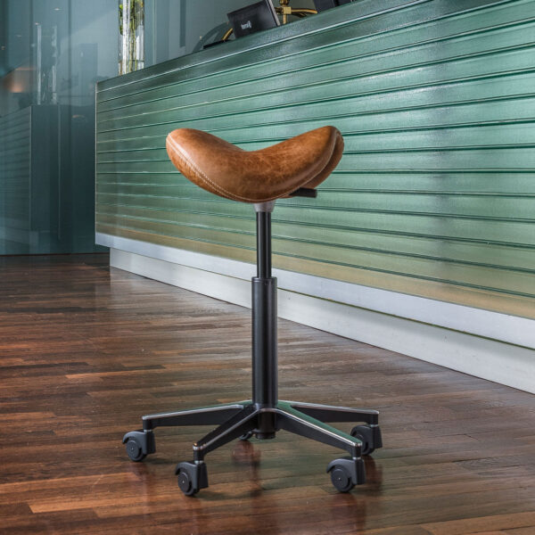 Design-Hocker Susannes Junior 3D mit schwarzem Heze-Fußkreuz und Premium Rollen