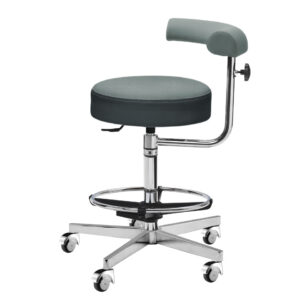 Bürohocker Klaudis Scandic mit 40cm Sitz bezogen in Skai Sotega anthrazit und Armauflage in Skai Sotega denim. Mit Polar Fußkreuz, Fußring und Premium Rollen