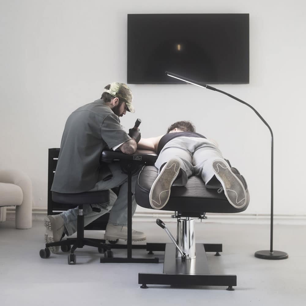 Tattoohocker, Kosmetikhocker, Rollbursche, Rollhocker, Friseurhocker, Beautyhocker